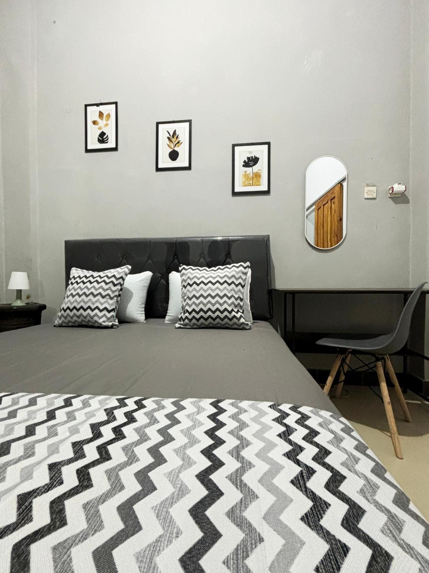 Jogja Day Inn ยอกยาการ์ตา ภายนอก รูปภาพ