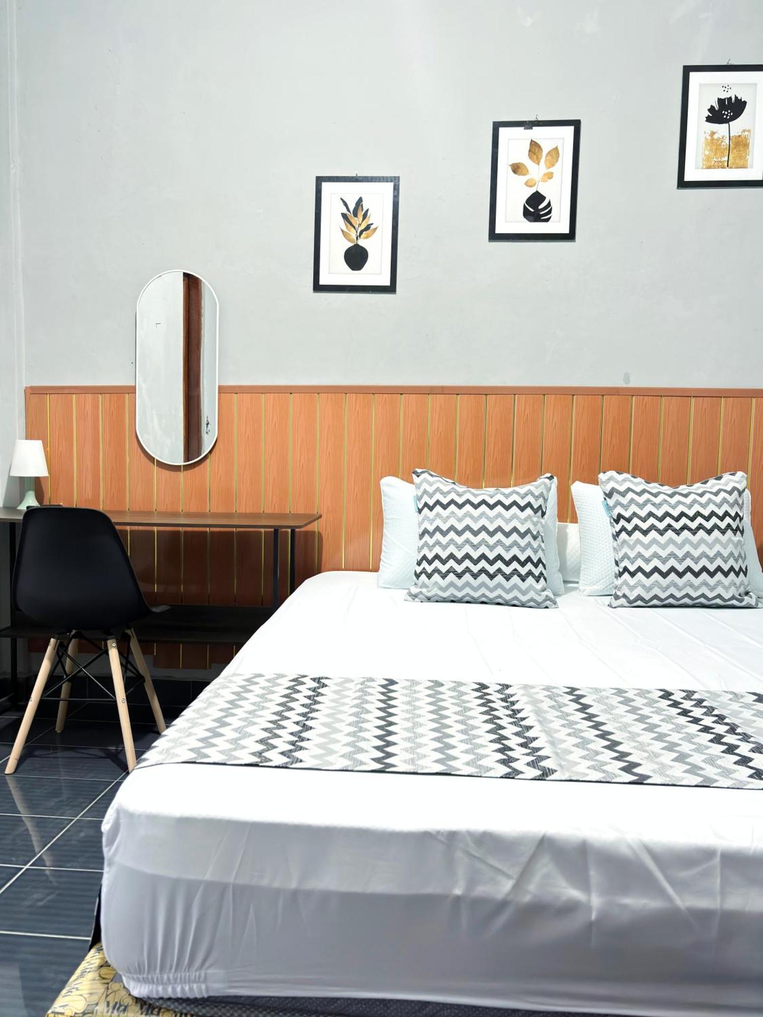 Jogja Day Inn ยอกยาการ์ตา ภายนอก รูปภาพ