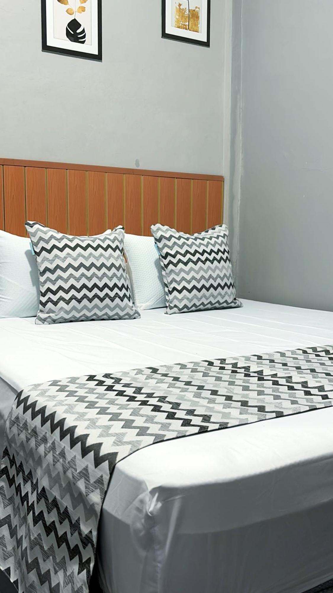 Jogja Day Inn ยอกยาการ์ตา ภายนอก รูปภาพ