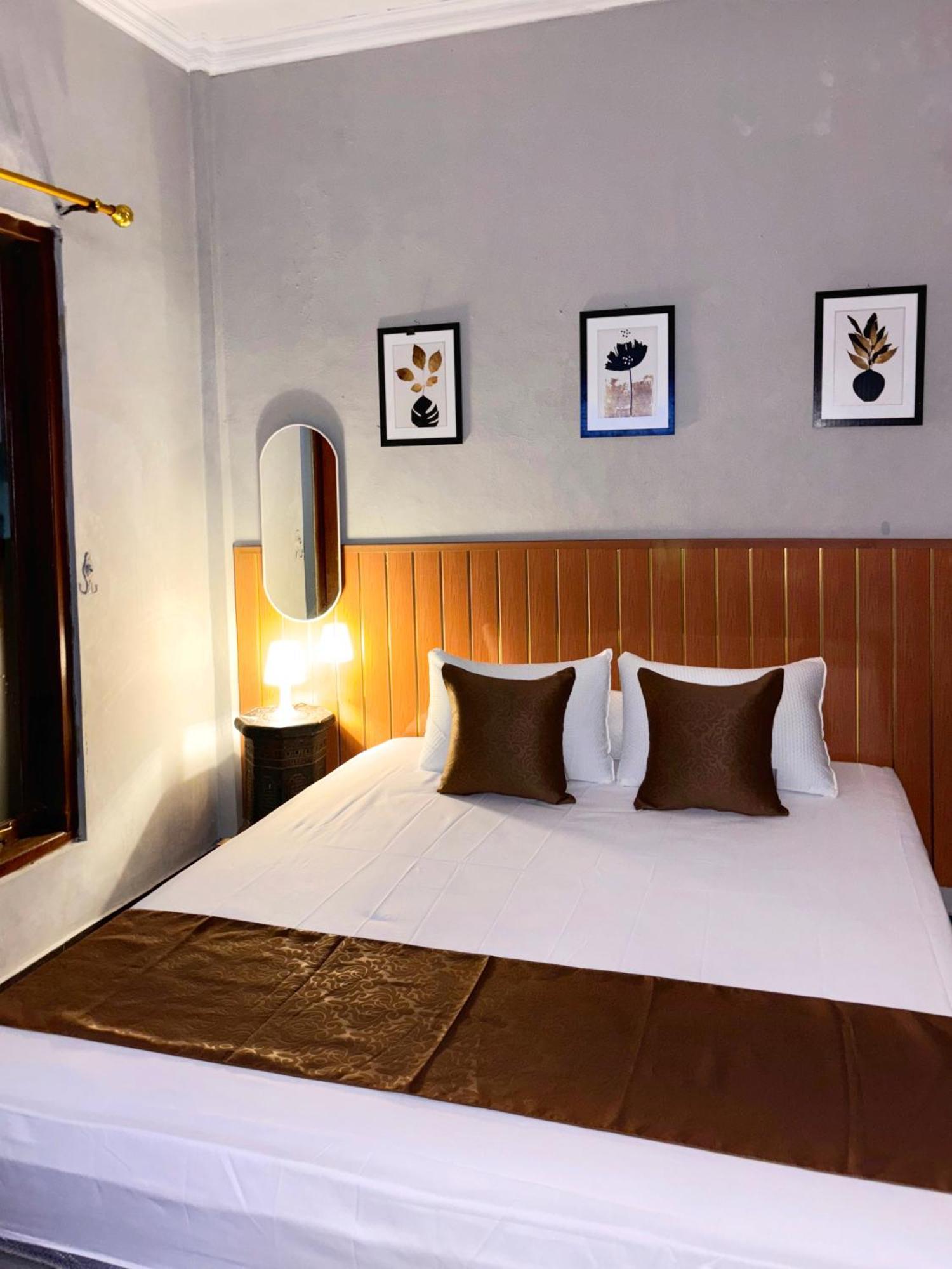 Jogja Day Inn ยอกยาการ์ตา ภายนอก รูปภาพ