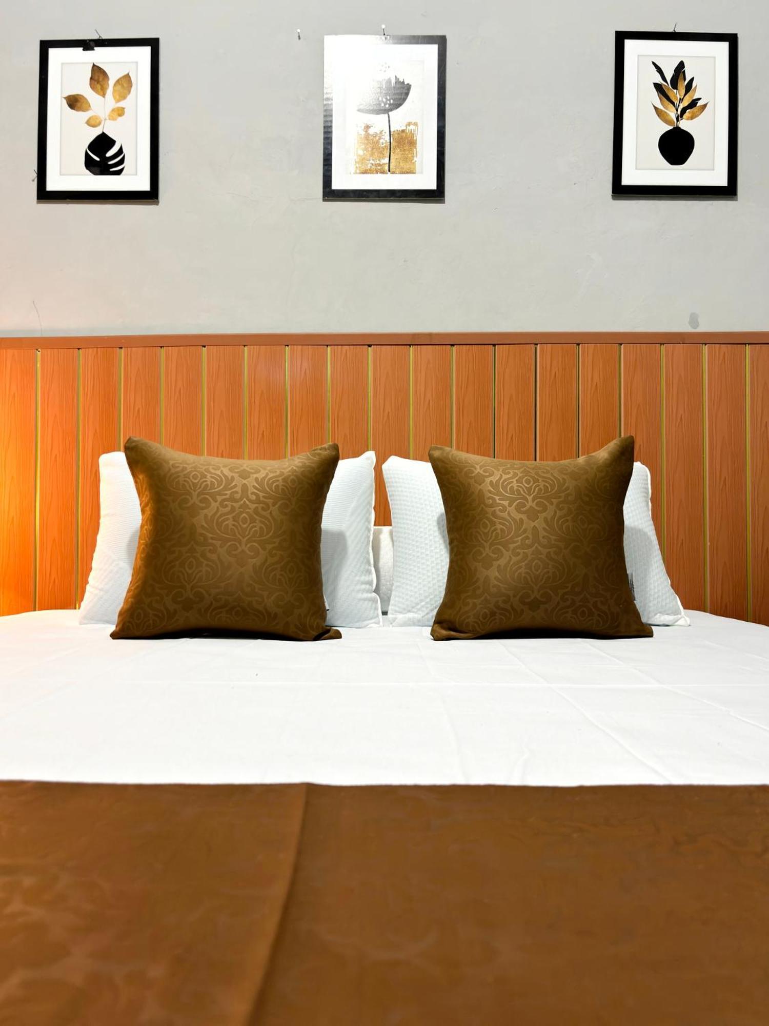 Jogja Day Inn ยอกยาการ์ตา ภายนอก รูปภาพ