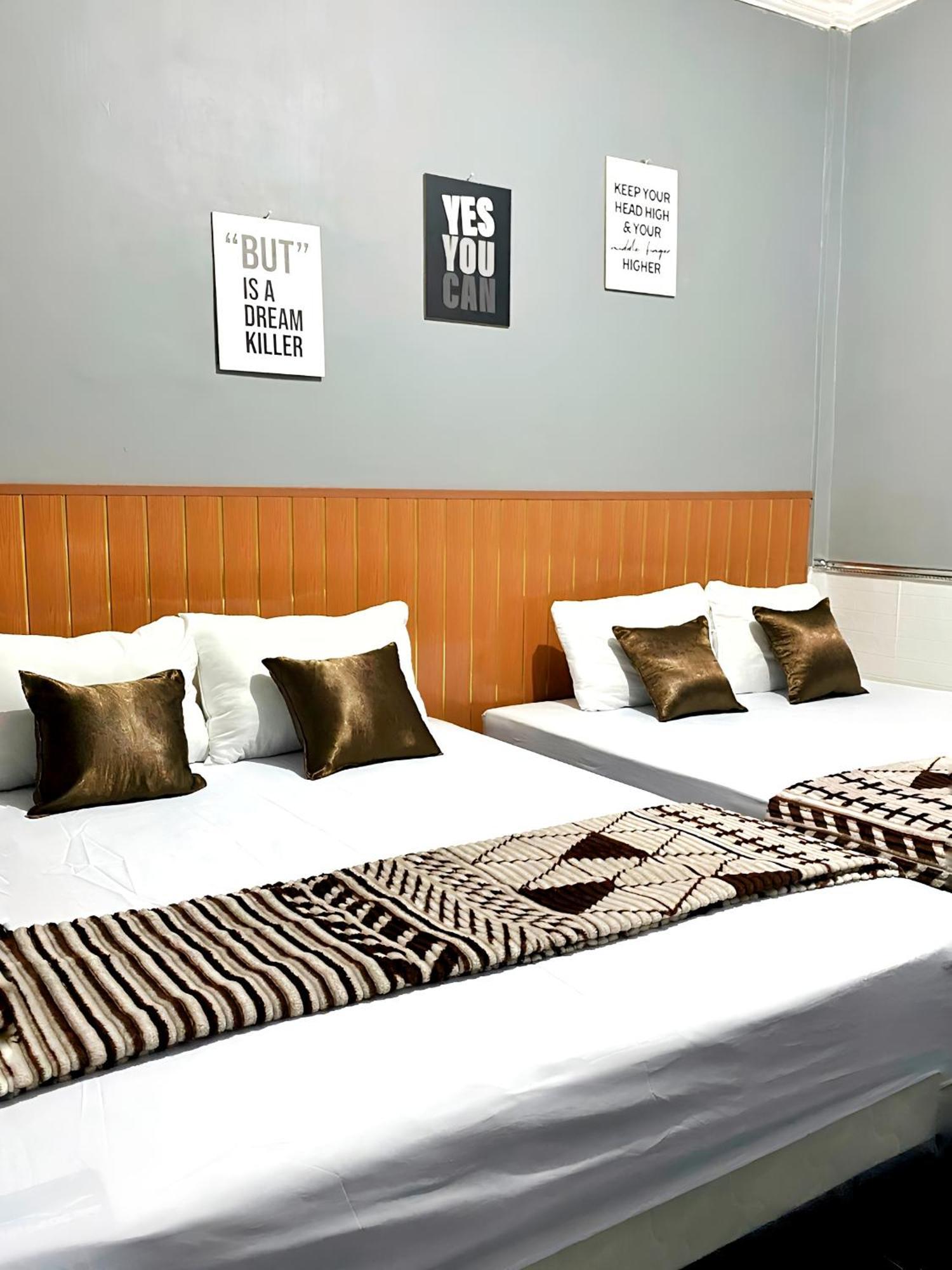 Jogja Day Inn ยอกยาการ์ตา ภายนอก รูปภาพ