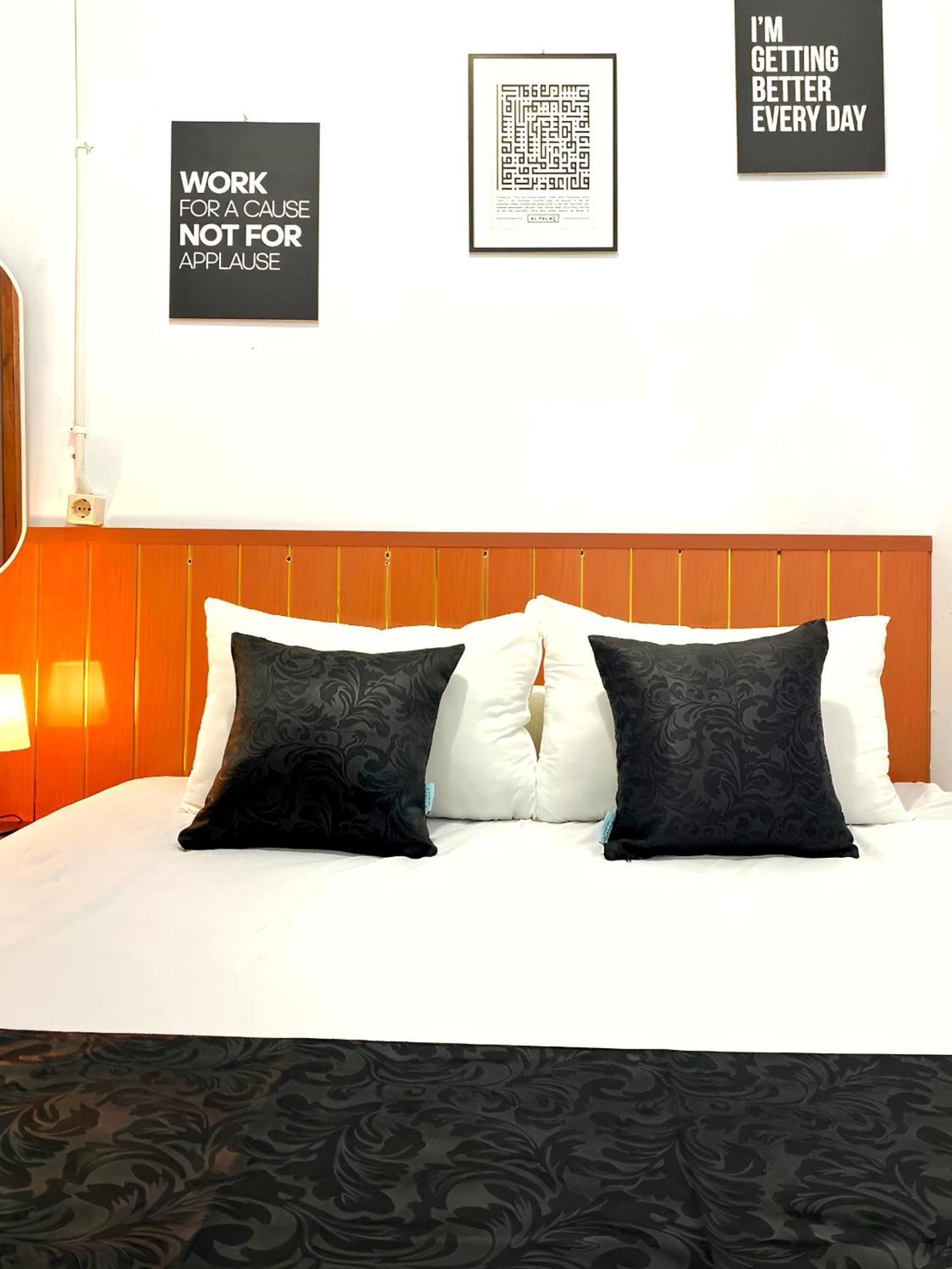 Jogja Day Inn ยอกยาการ์ตา ภายนอก รูปภาพ